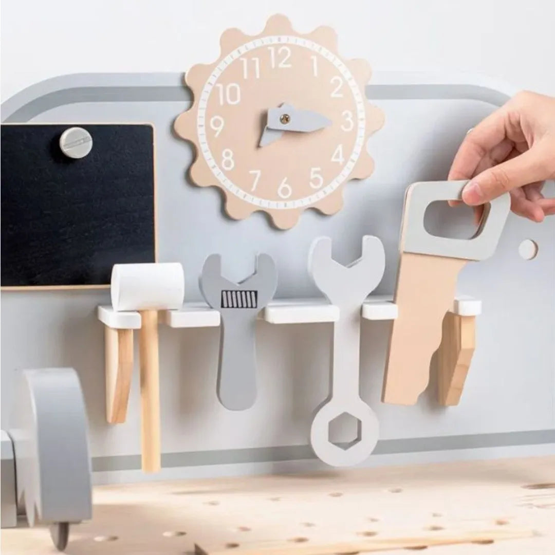 Banco de Herramientas de Madera grande 02